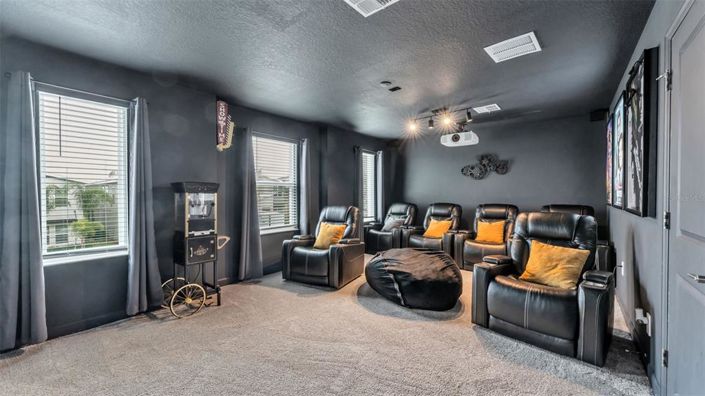 Image No.17-8 Bed House for sale