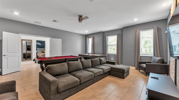 Image No.24-8 Bed House for sale