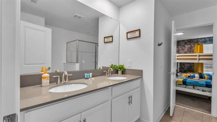 Image No.45-8 Bed House for sale