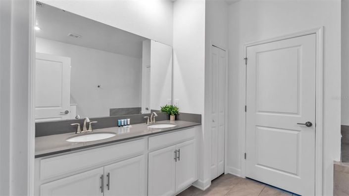 Image No.48-8 Bed House for sale