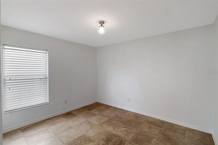 Image No.17-3 Bed House for sale