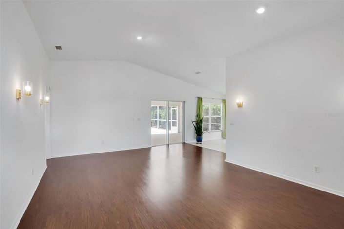 Image No.7-3 Bed House for sale