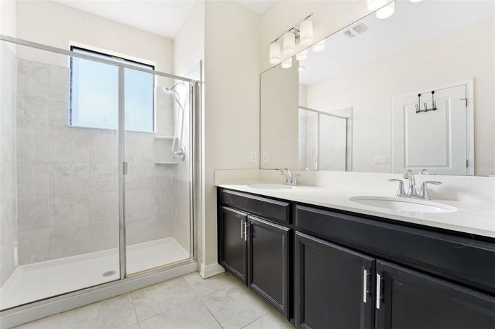 Image No.20-3 Bed Townhouse for sale