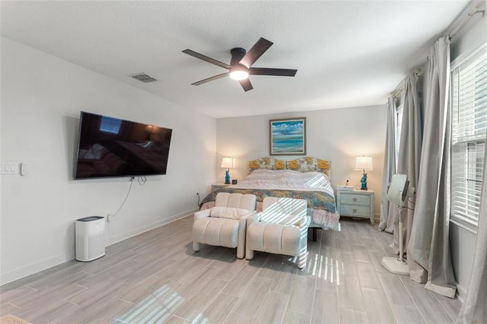 Image No.17-3 Bed House for sale