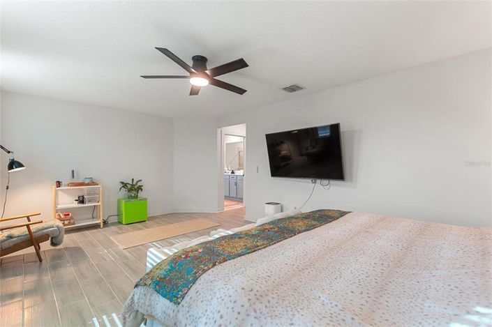 Image No.18-3 Bed House for sale