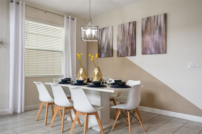 Image No.6-5 Bed House for sale