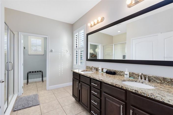 Image No.16-4 Bed Townhouse for sale