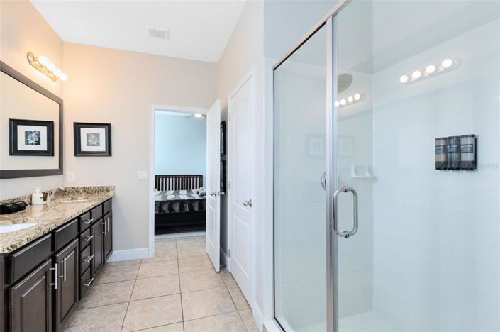 Image No.18-4 Bed Townhouse for sale