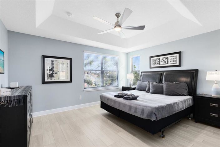 Image No.21-4 Bed Townhouse for sale