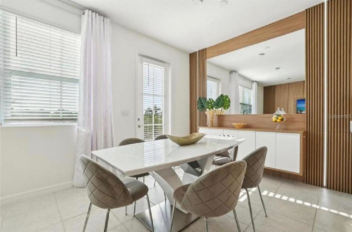 Image No.10-3 Bed Townhouse for sale