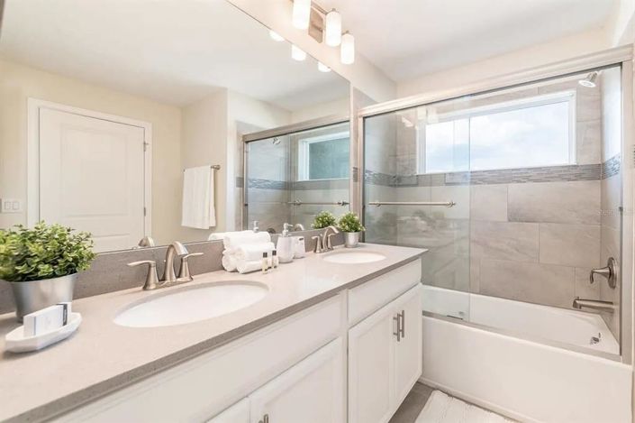 Image No.12-4 Bed Townhouse for sale