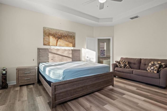 Image No.20-5 Bed House for sale