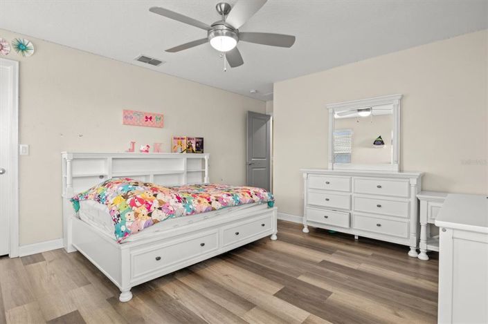 Image No.37-5 Bed House for sale