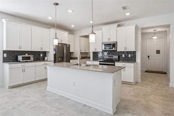 Image No.10-5 Bed House for sale