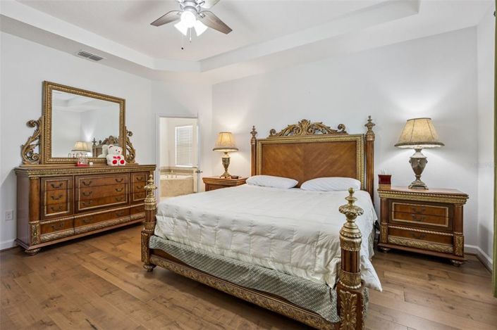 Image No.21-5 Bed House for sale