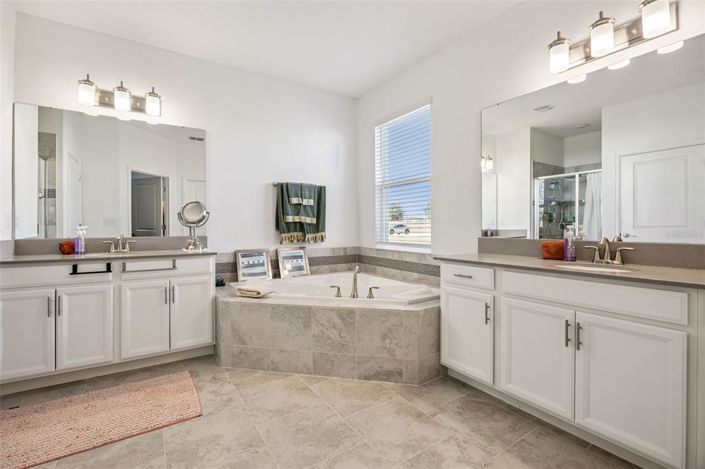 Image No.22-5 Bed House for sale