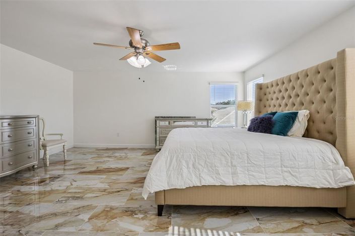 Image No.32-5 Bed House for sale