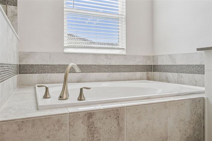 Image No.34-5 Bed House for sale