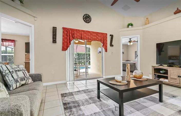 Image No.13-4 Bed House for sale