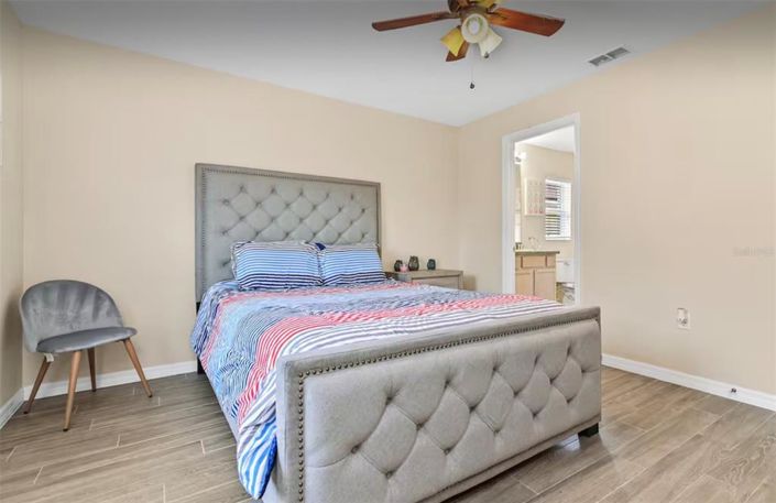 Image No.15-4 Bed House for sale