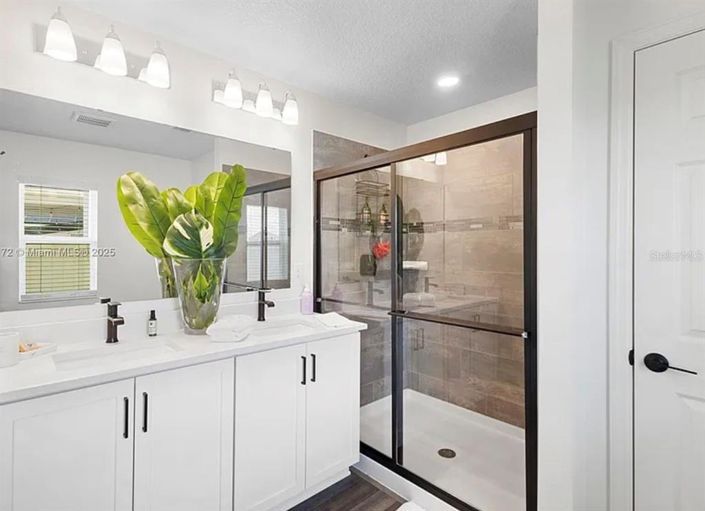 Image No.12-3 Bed House for sale