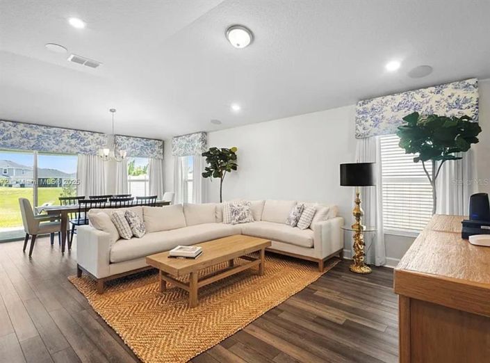 Image No.9-3 Bed House for sale