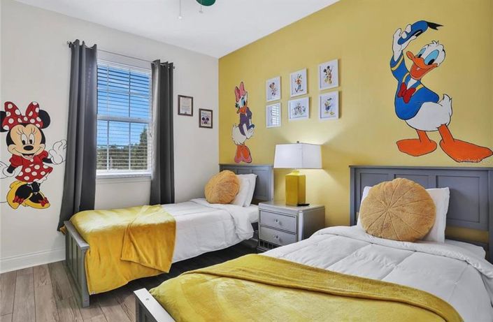 Image No.8-5 Bed Townhouse for sale