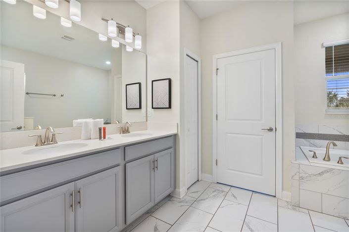 Image No.31-8 Bed House for sale