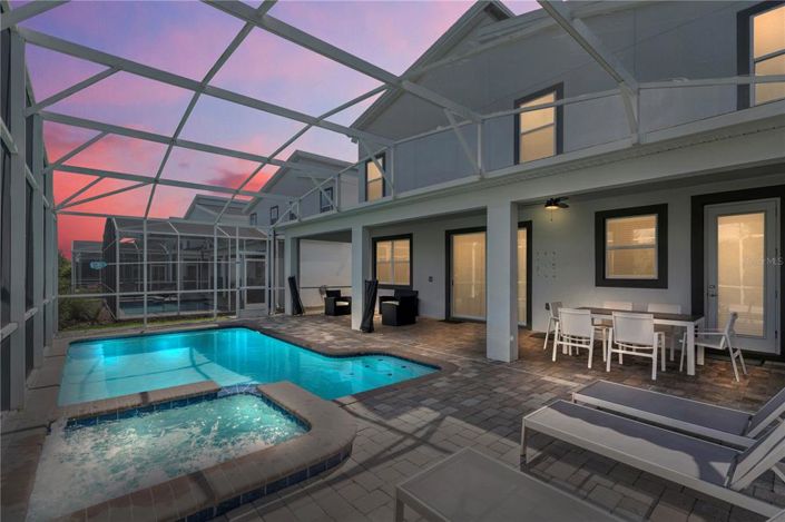 Image No.4-8 Bed House for sale