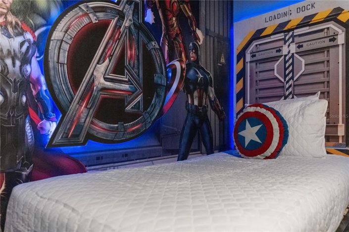 Image No.8-8 Bed House for sale