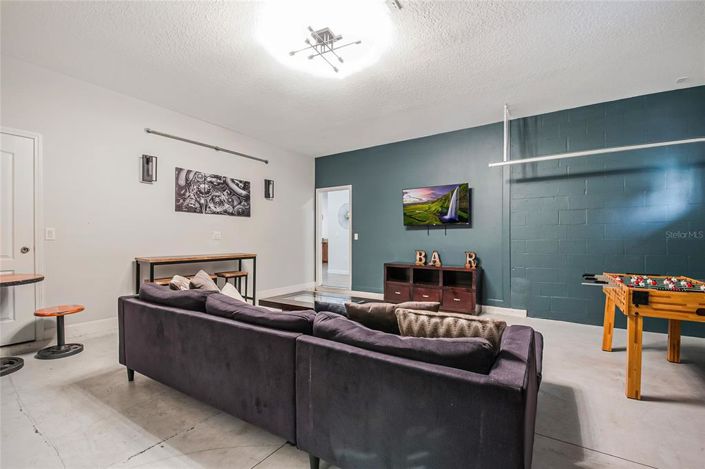 Image No.13-8 Bed House for sale