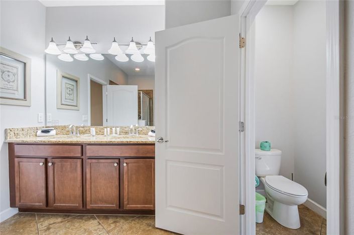 Image No.21-8 Bed House for sale