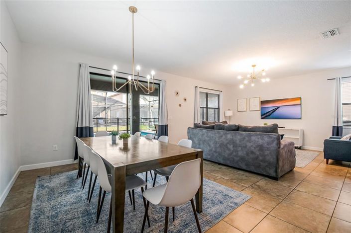 Image No.33-8 Bed House for sale