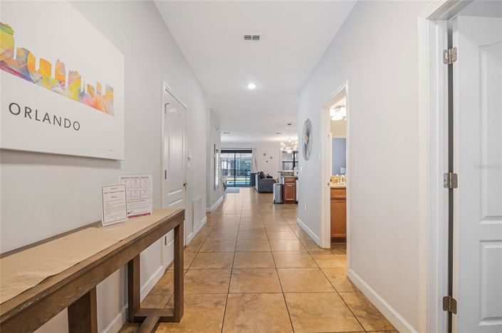 Image No.5-8 Bed House for sale