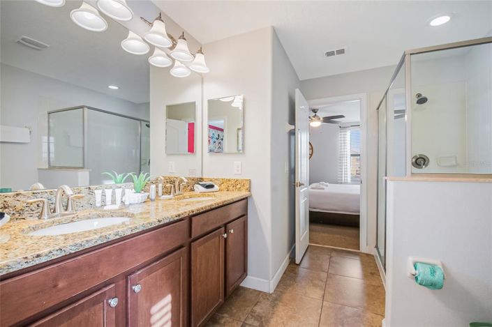 Image No.51-8 Bed House for sale