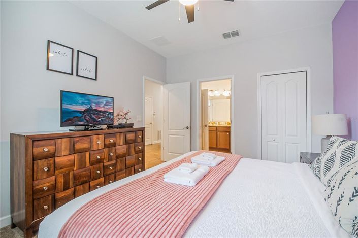 Image No.7-8 Bed House for sale