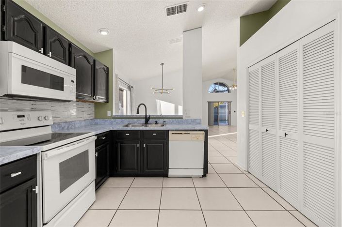 Image No.17-3 Bed House for sale