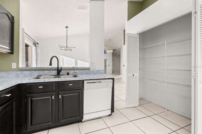 Image No.20-3 Bed House for sale