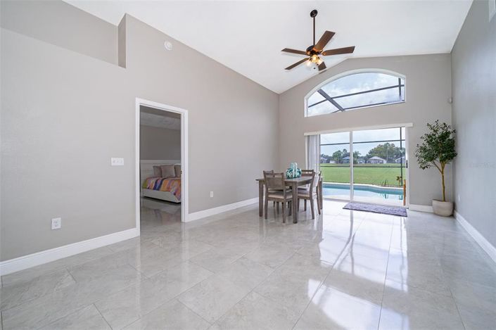 Image No.13-4 Bed House for sale