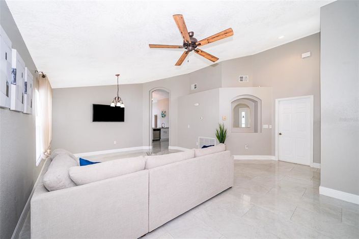 Image No.3-4 Bed House for sale