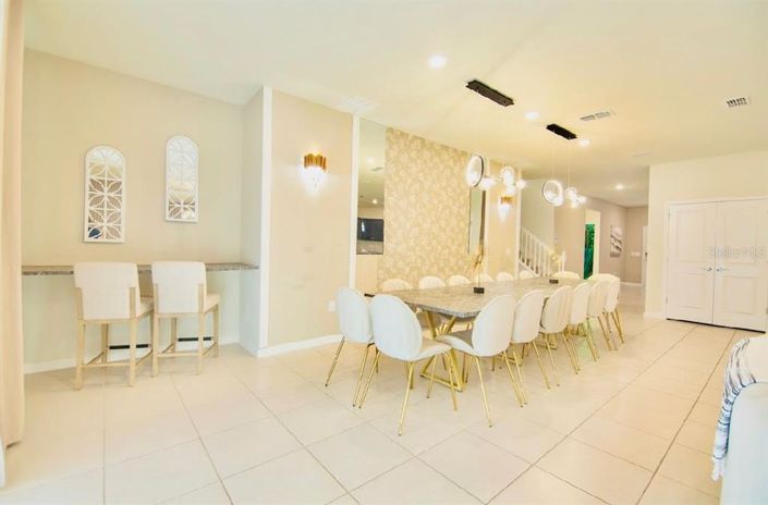 Image No.40-10 Bed House for sale