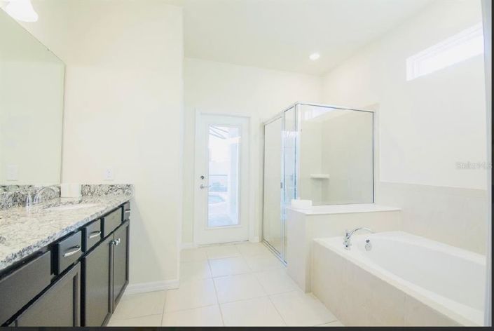 Image No.56-10 Bed House for sale