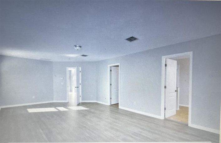 Image No.10-4 Bed House for sale