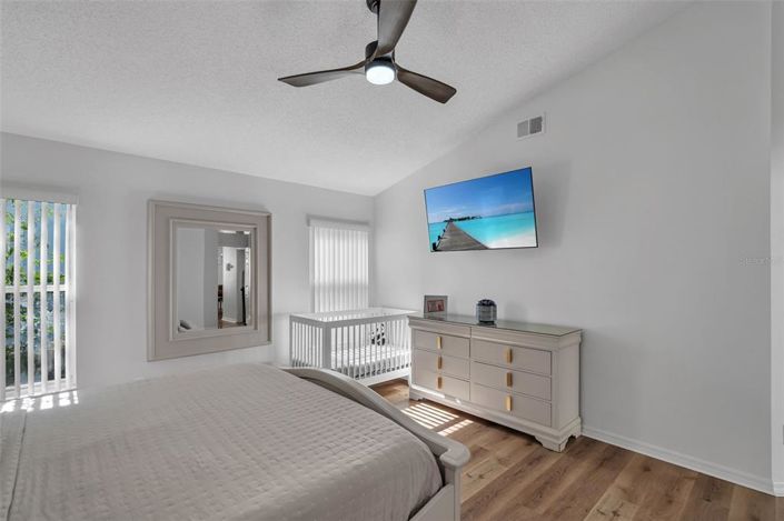 Image No.24-4 Bed House for sale