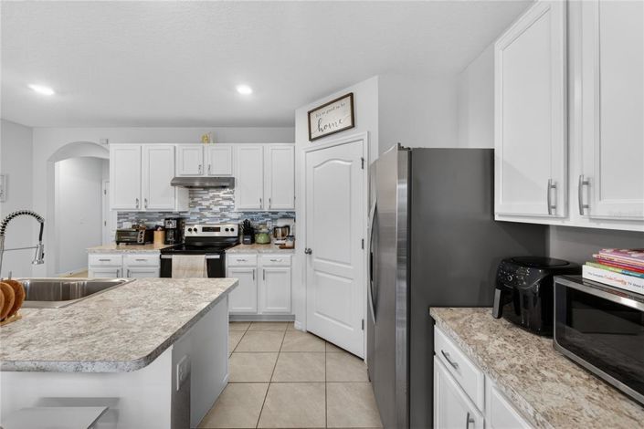 Image No.12-4 Bed House for sale