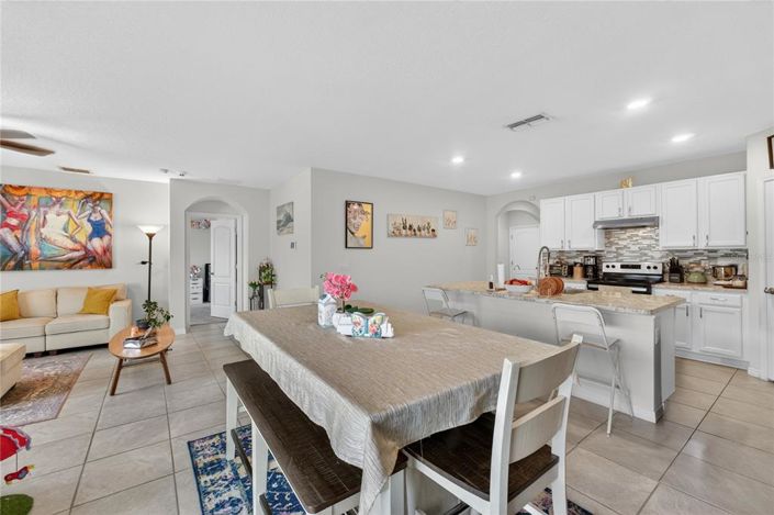 Image No.17-4 Bed House for sale