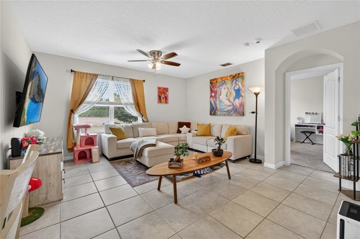 Image No.20-4 Bed House for sale