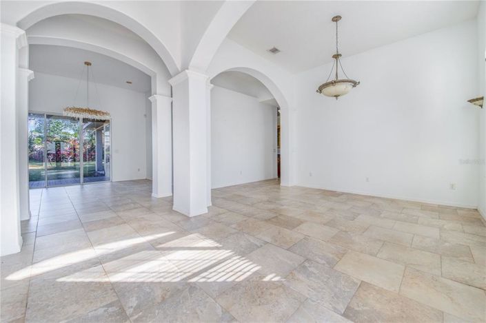 Image No.10-4 Bed House for sale