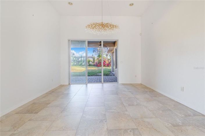 Image No.12-4 Bed House for sale