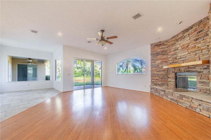 Image No.14-4 Bed House for sale